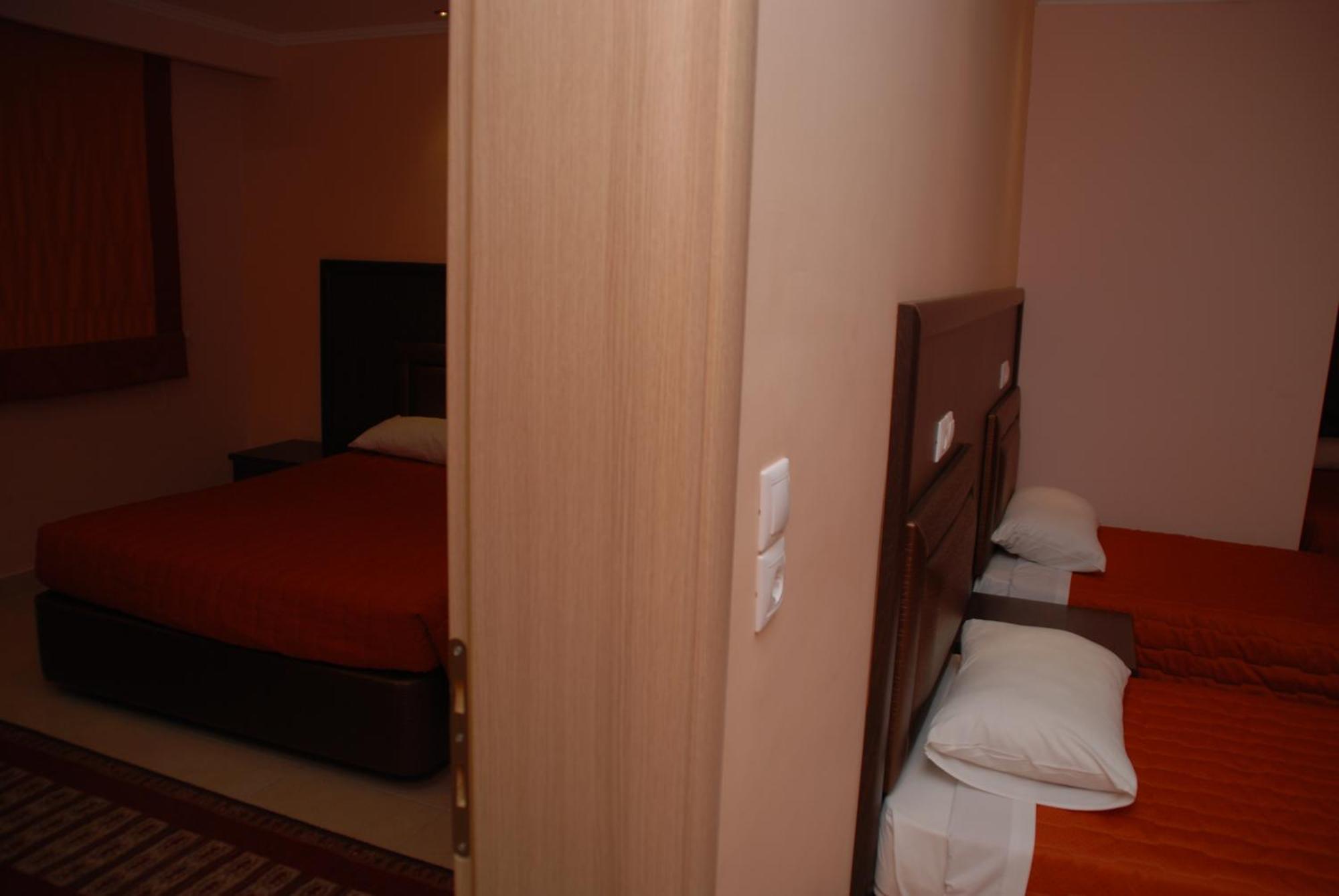 Grand Platon Hotel Olympiakí Aktí Kültér fotó